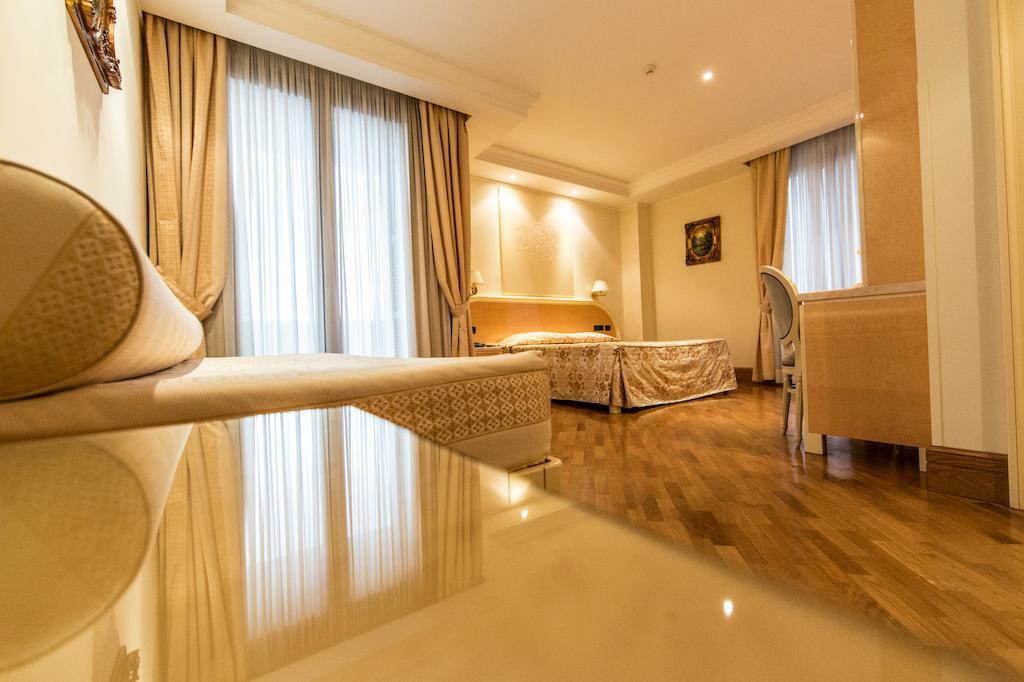 Lh Hotel Domus Caesari Marino Camera foto