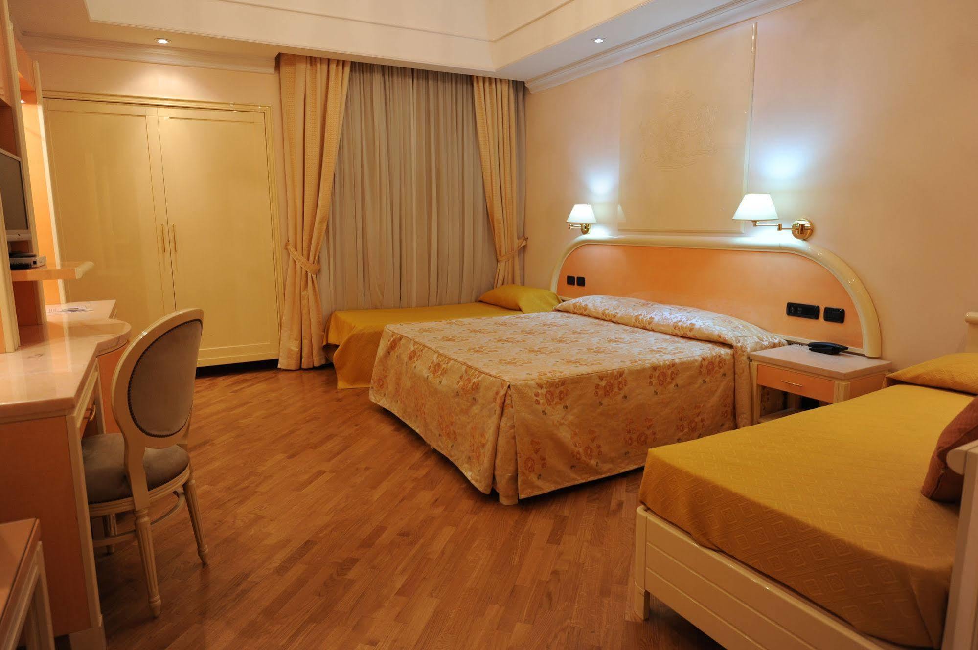 Lh Hotel Domus Caesari Marino Esterno foto