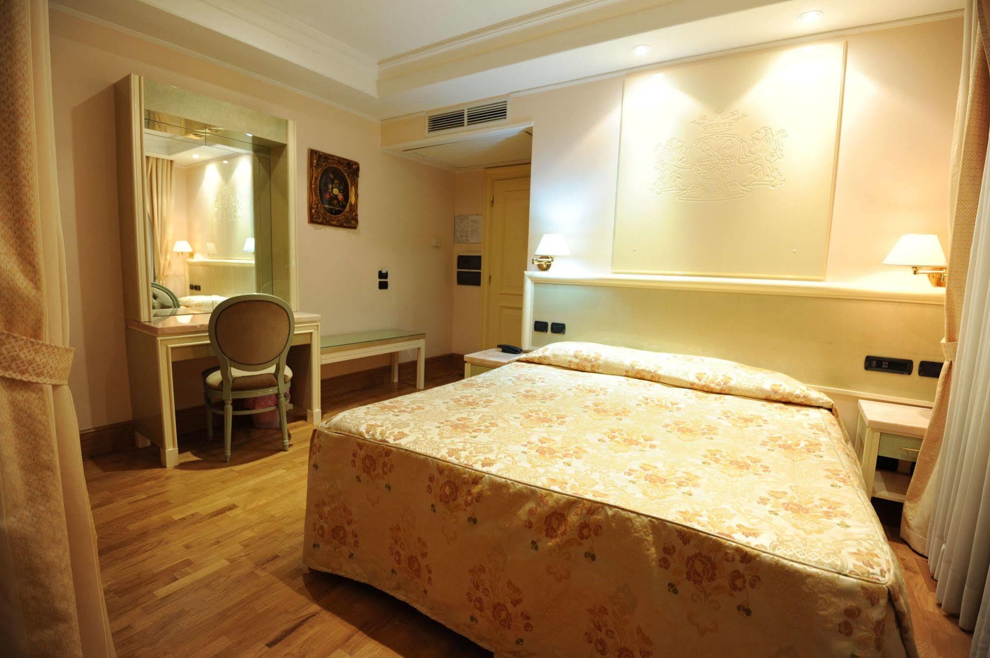 Lh Hotel Domus Caesari Marino Esterno foto